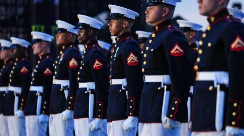 Hegseth quer expulsar militares trans, mas juntas da Marinha e dos Fuzileiros insistem em mantê-los
