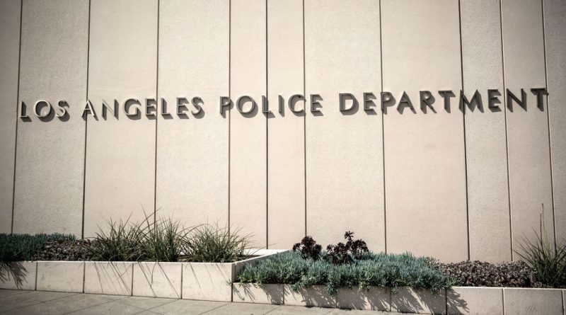 Los Angeles registra aumento de crimes de ódio contra pessoas trans e homens gays — e muitos não são denunciados